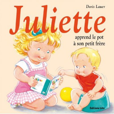 Juliette apprend le pot à son petit frère - DORIS LAUER