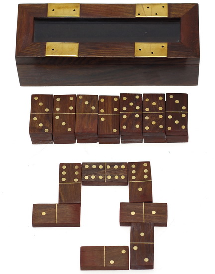 Jeu de dominos avec boîtier
