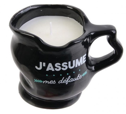 Bougie parfumée dans une tasse froissée 3AS