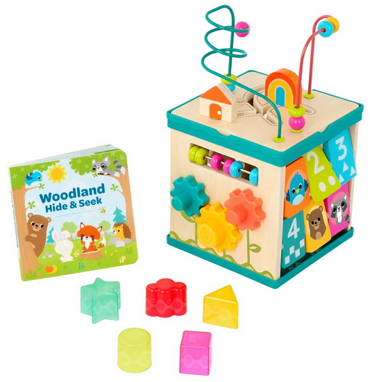 Cube d&#39;activités en bois