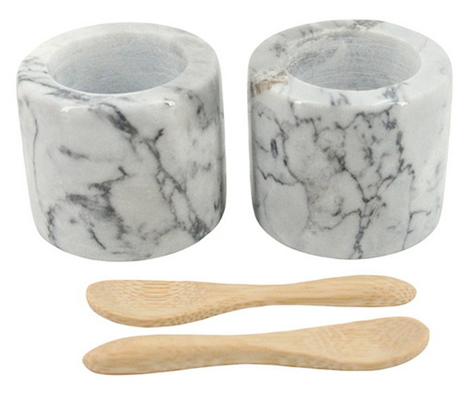 ens. 2 pots avec cuillères