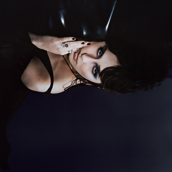 Dogue - ARIANE ROY